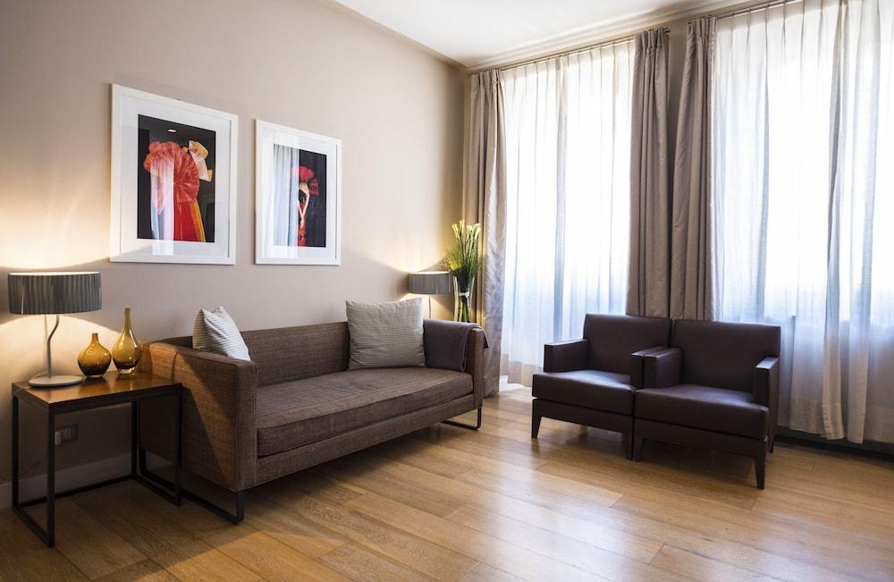 Escalus Luxury Suites Верона Экстерьер фото