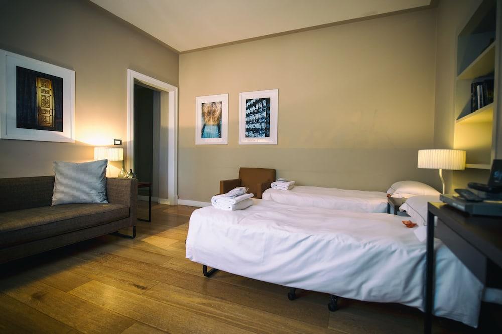 Escalus Luxury Suites Верона Экстерьер фото