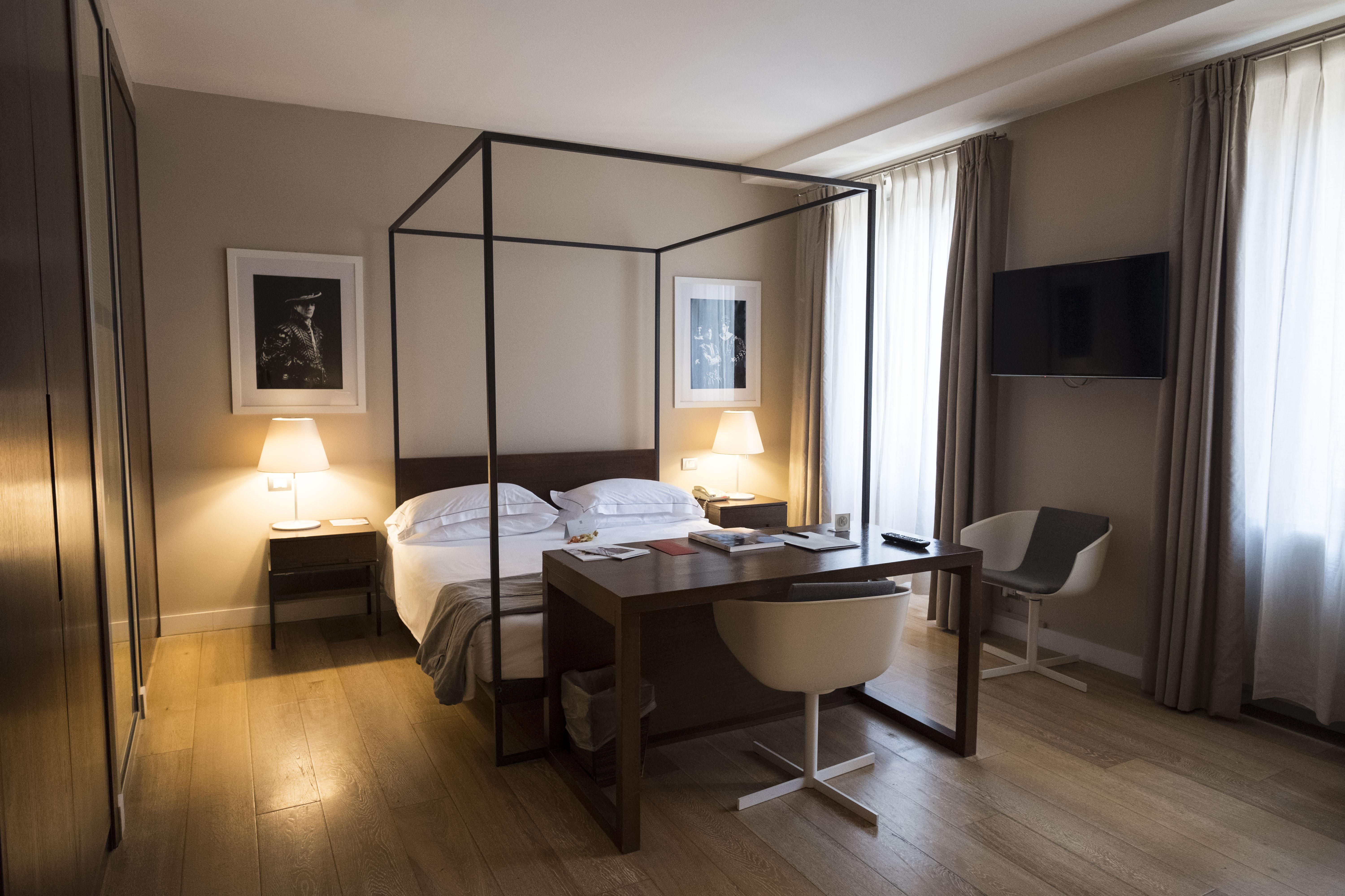 Escalus Luxury Suites Верона Экстерьер фото