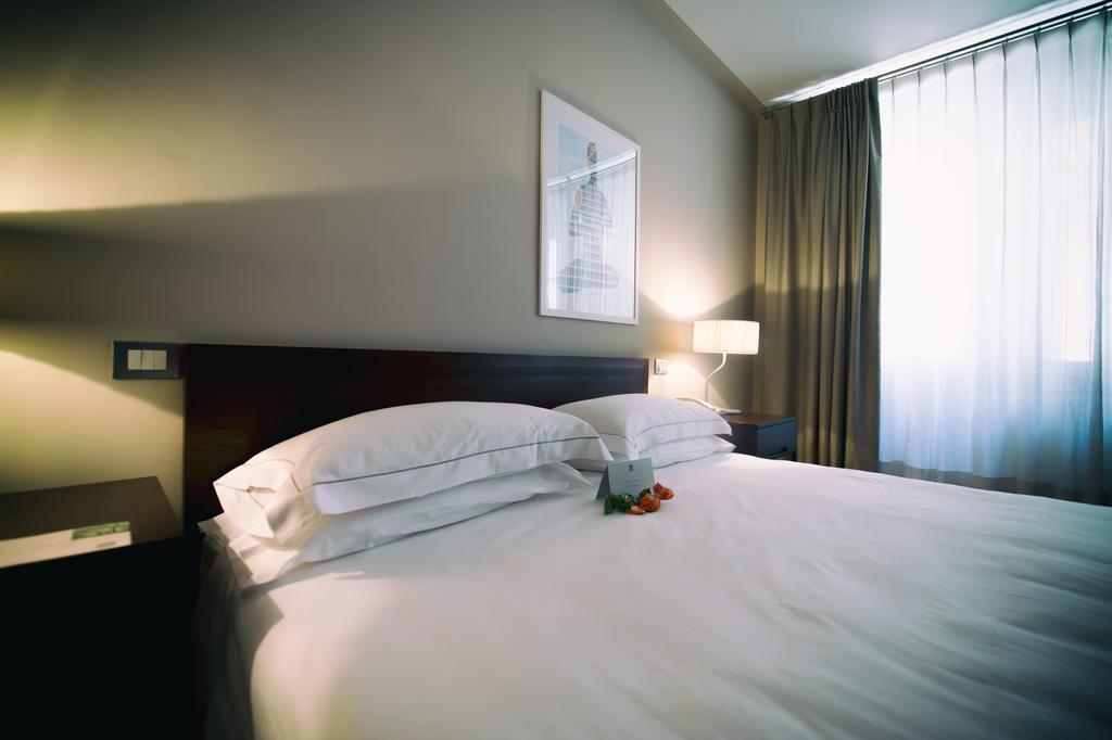Escalus Luxury Suites Верона Экстерьер фото